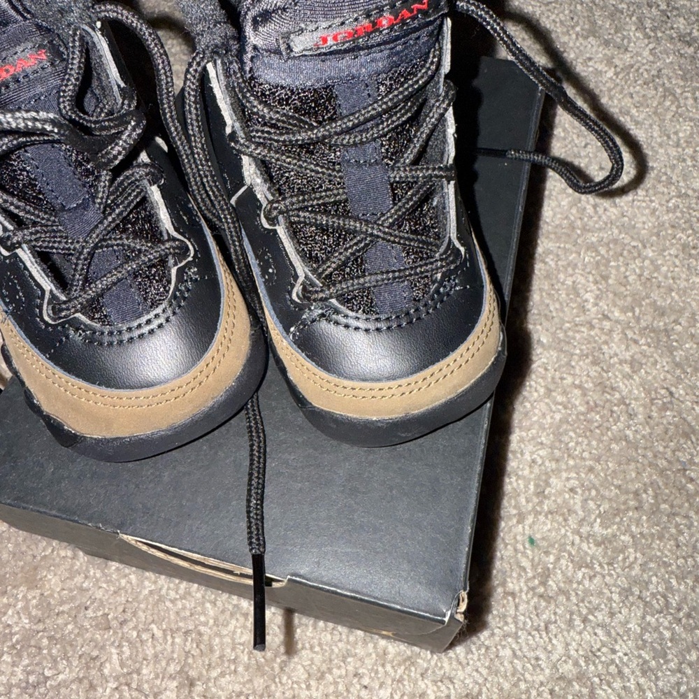 Toddler Black and Tan Shoes